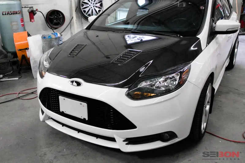 Seibon 12-13 Ford Focus Rs-Style Carbon Fiber Hood 1