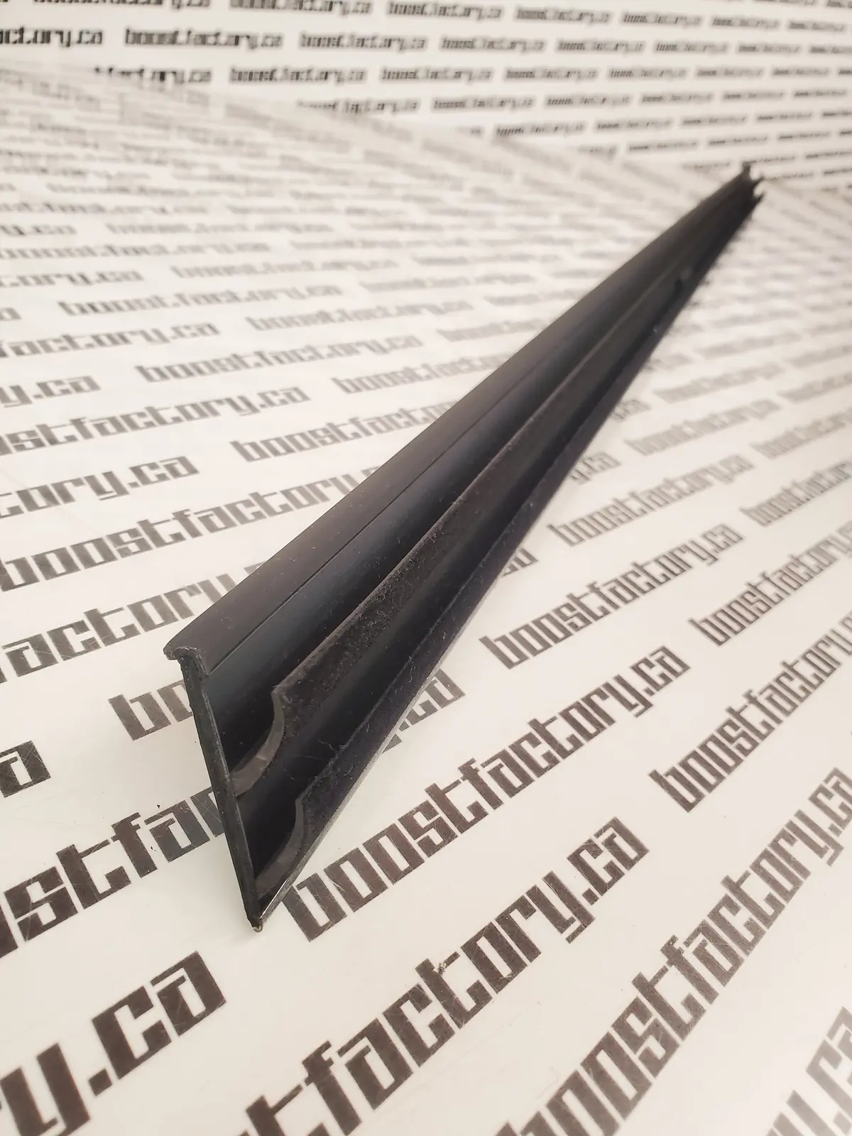 Genuine Nissan R32 2 Door Inner Door Window Felt 1