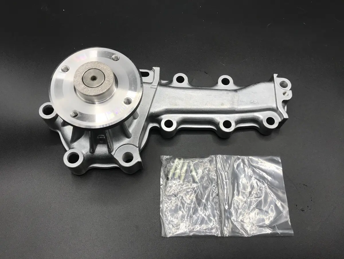 Genuine Nissan / Aisin Rb20/25/26 Water Pump 1